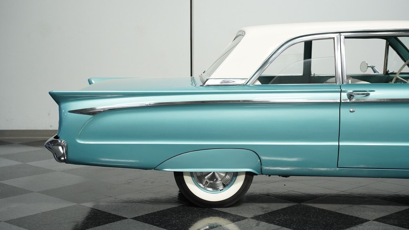 Mercury-Comet-1962-Sedan-22