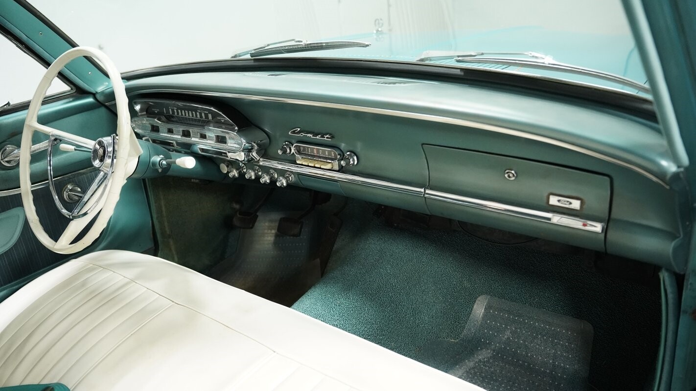 Mercury-Comet-1962-Sedan-38