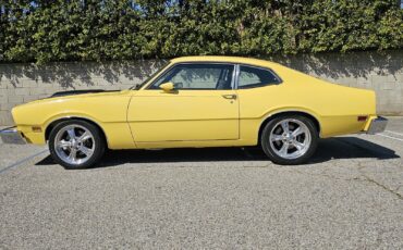 Mercury-Comet-1975-Coupe-2
