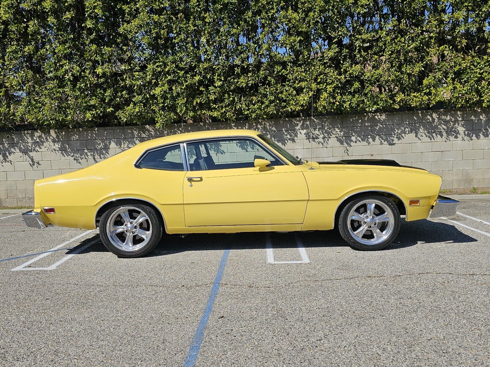 Mercury-Comet-1975-Coupe-20