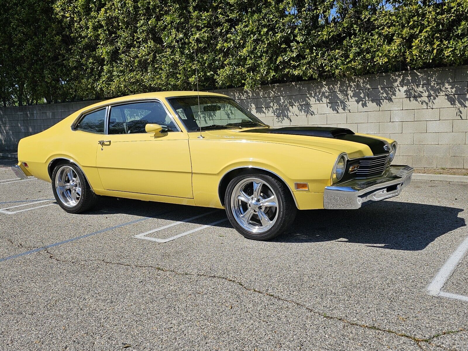 Mercury-Comet-1975-Coupe-26