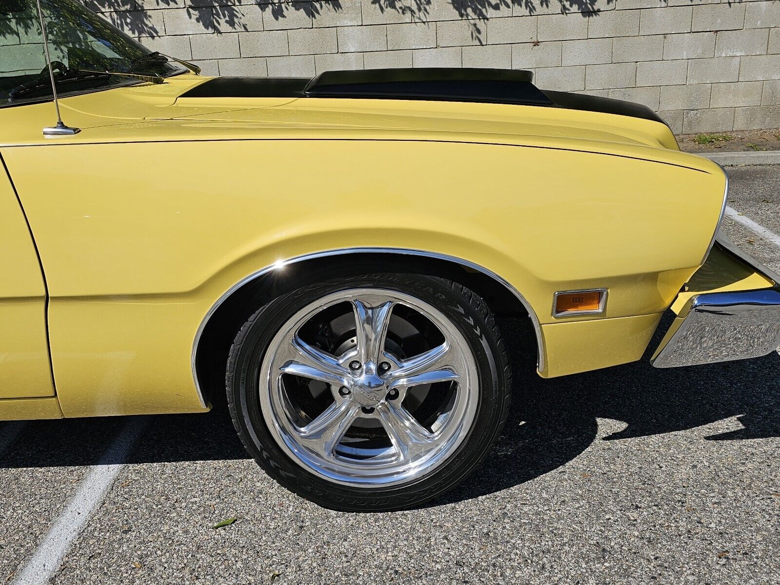 Mercury-Comet-1975-Coupe-31