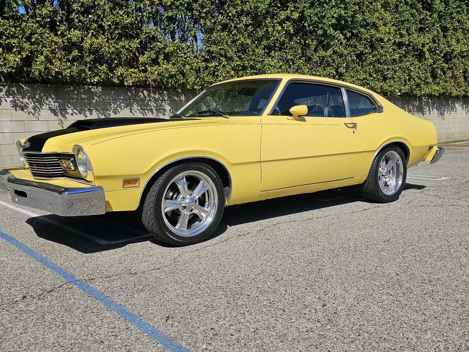 Mercury-Comet-1975-Coupe