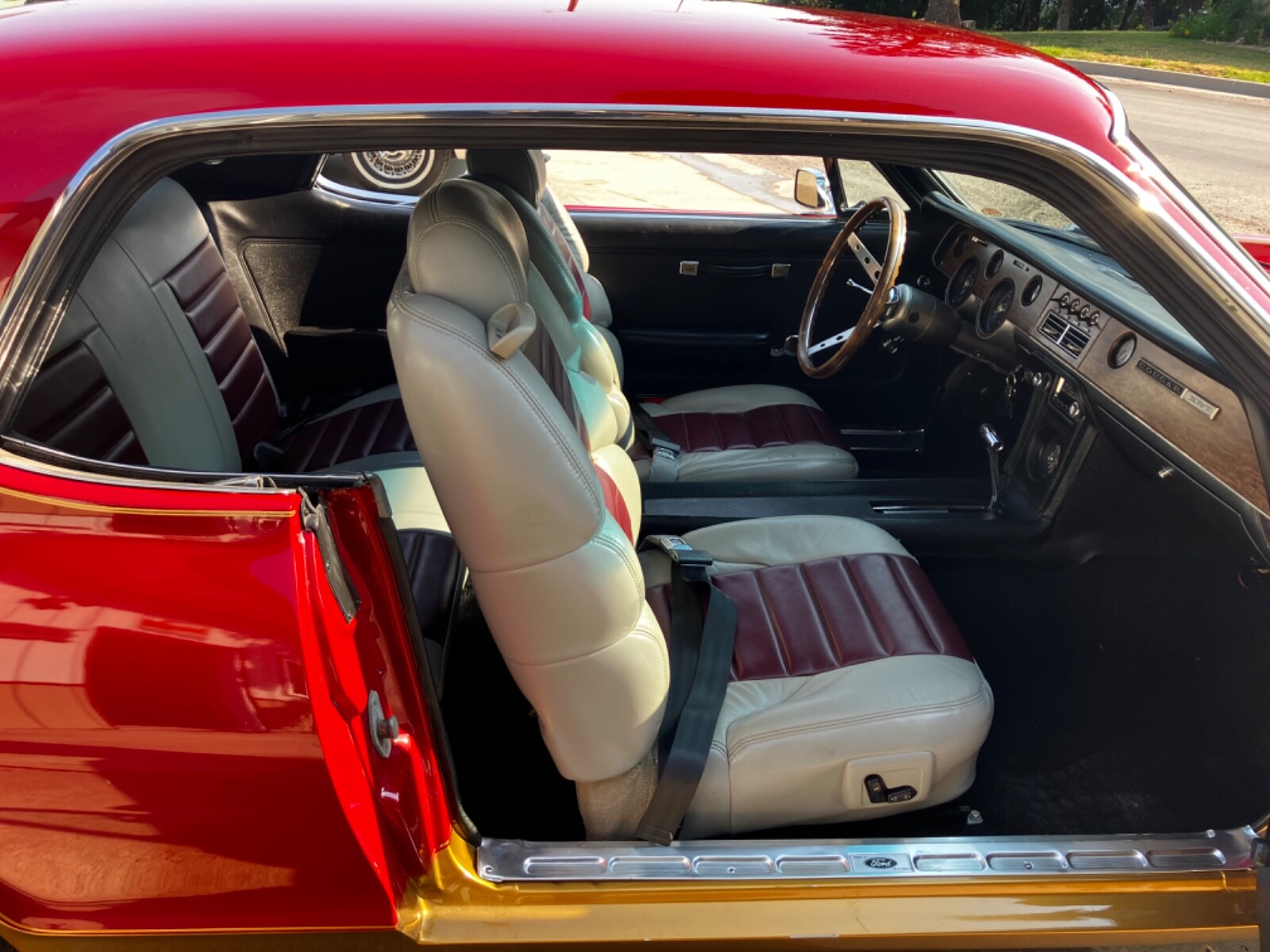 Mercury-Cougar-1968-Coupe-17