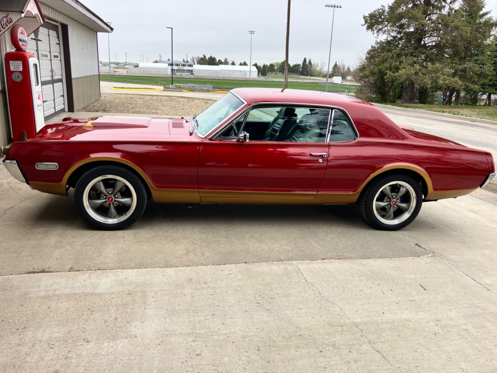 Mercury-Cougar-1968-Coupe