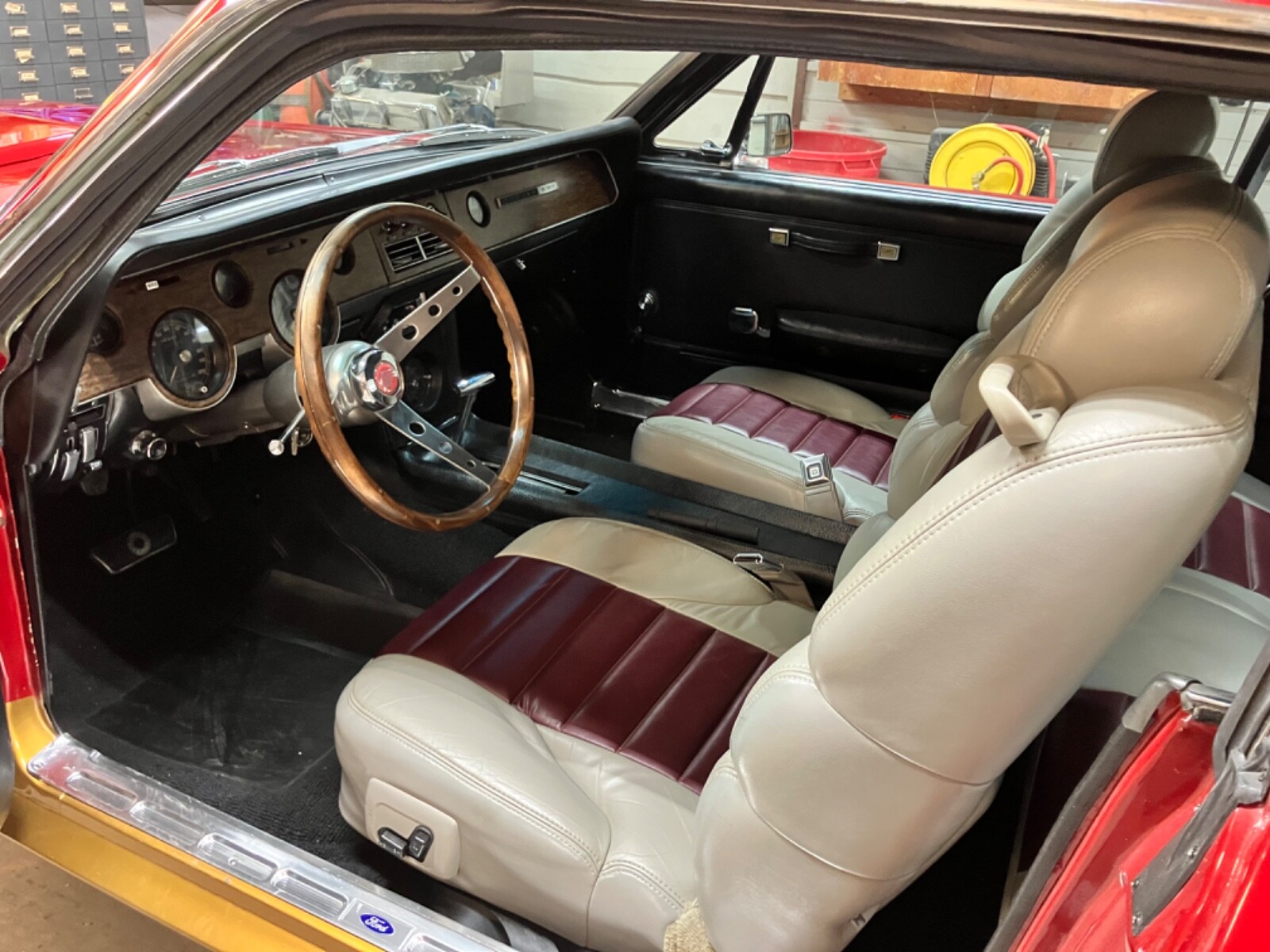 Mercury-Cougar-1968-Coupe-8