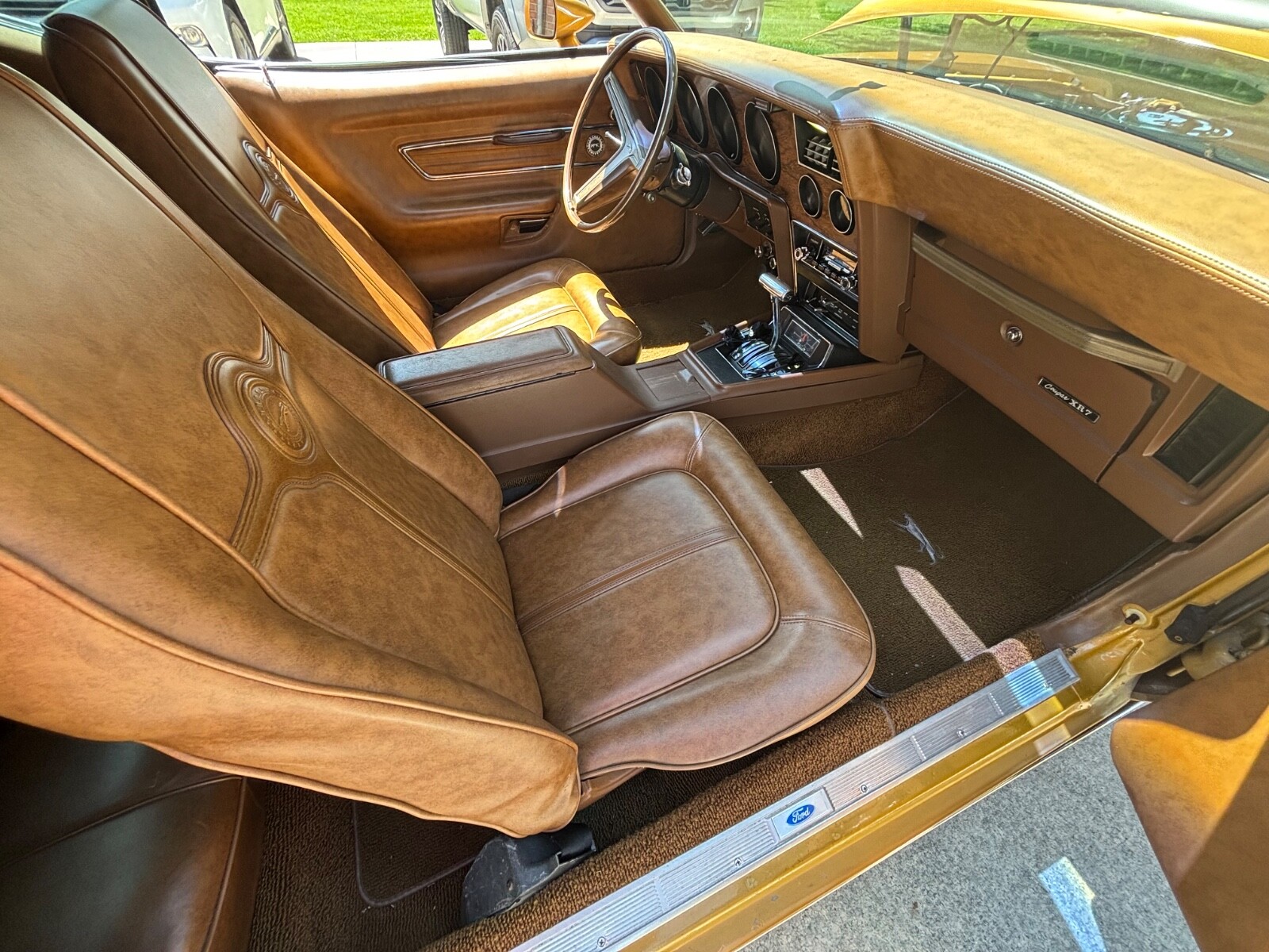 Mercury-Cougar-1972-American-muscle-car-10