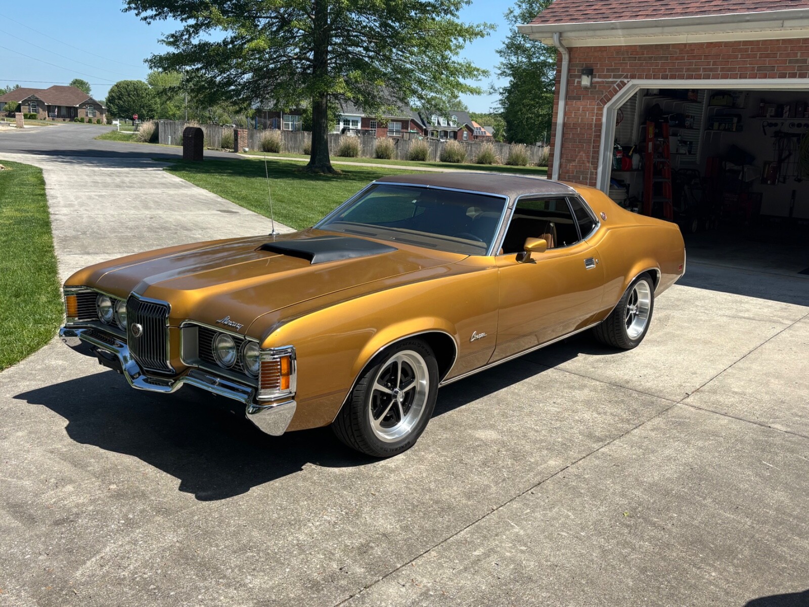 Mercury-Cougar-1972-American-muscle-car-6