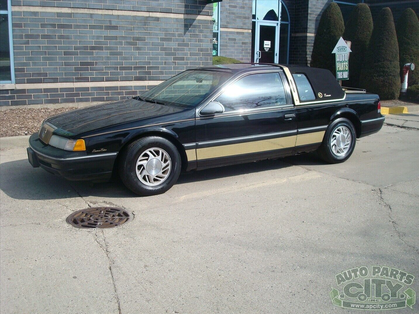 Mercury-Cougar-1990-Coupe-1