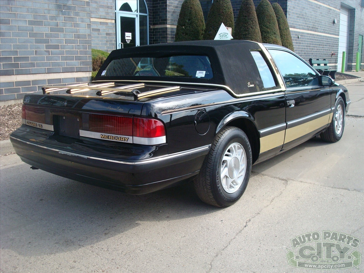 Mercury-Cougar-1990-Coupe-15