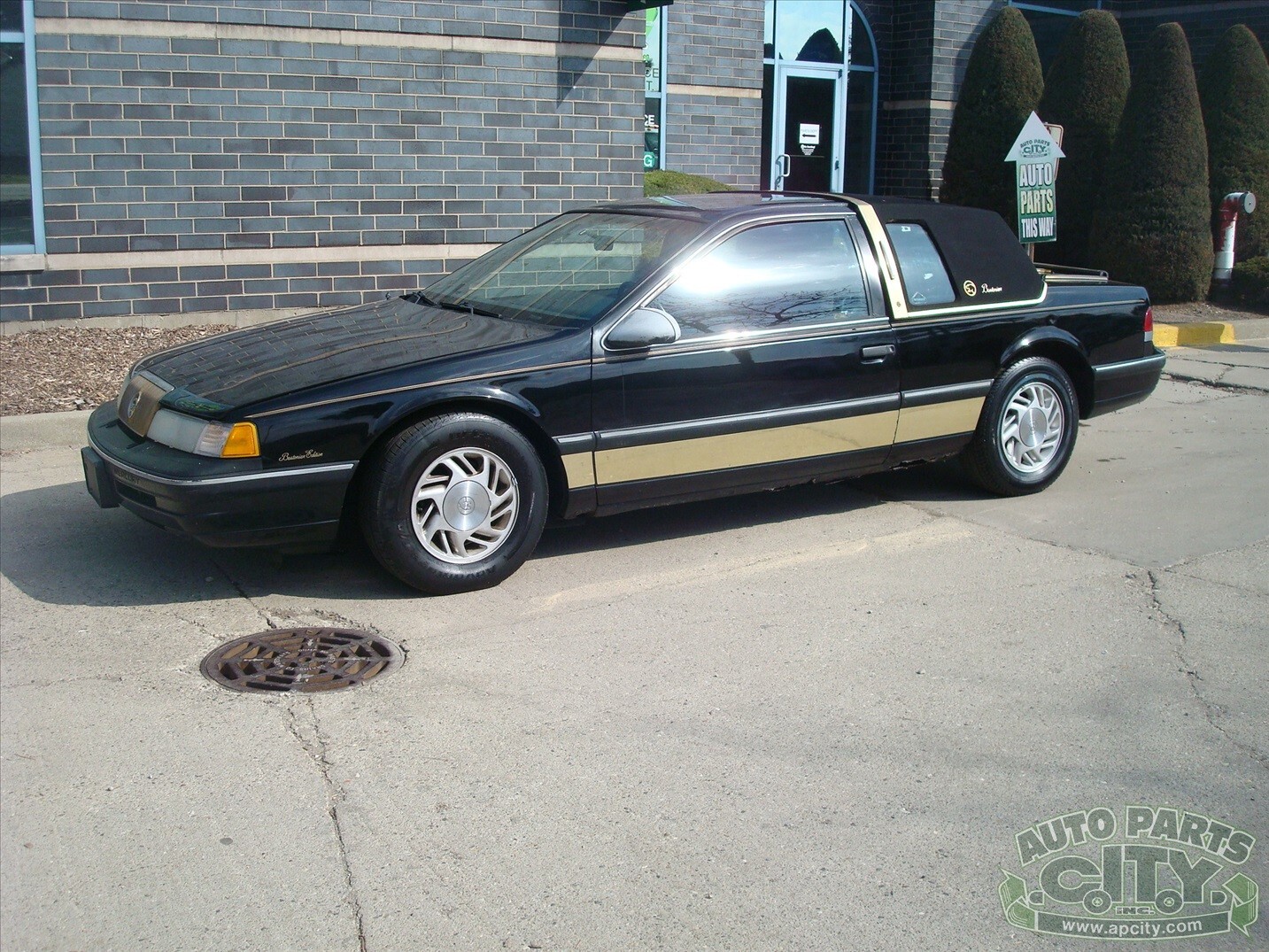 Mercury-Cougar-1990-Coupe-16