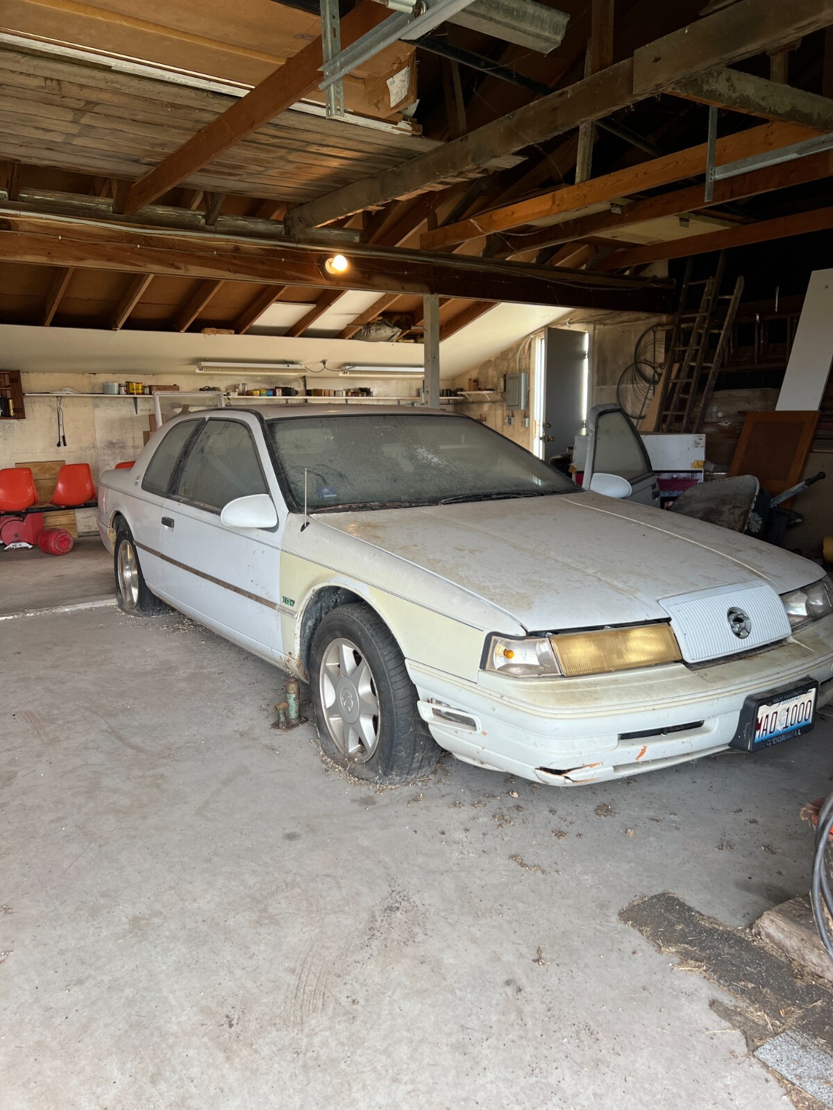 Mercury-Cougar-1990-Coupe
