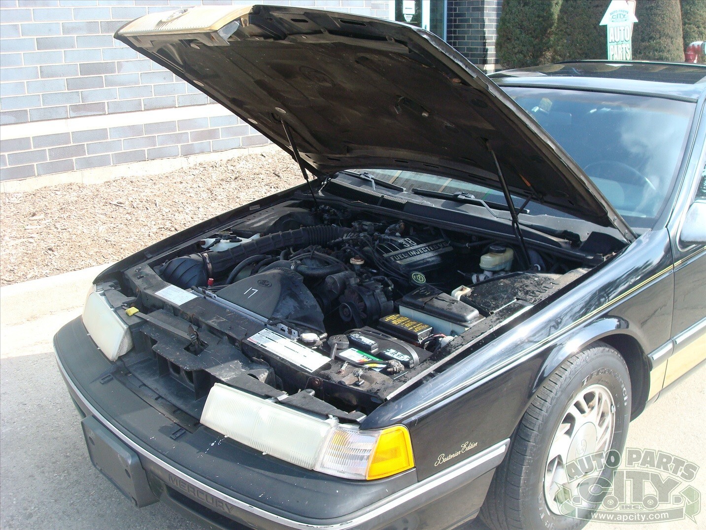 Mercury-Cougar-1990-Coupe-9