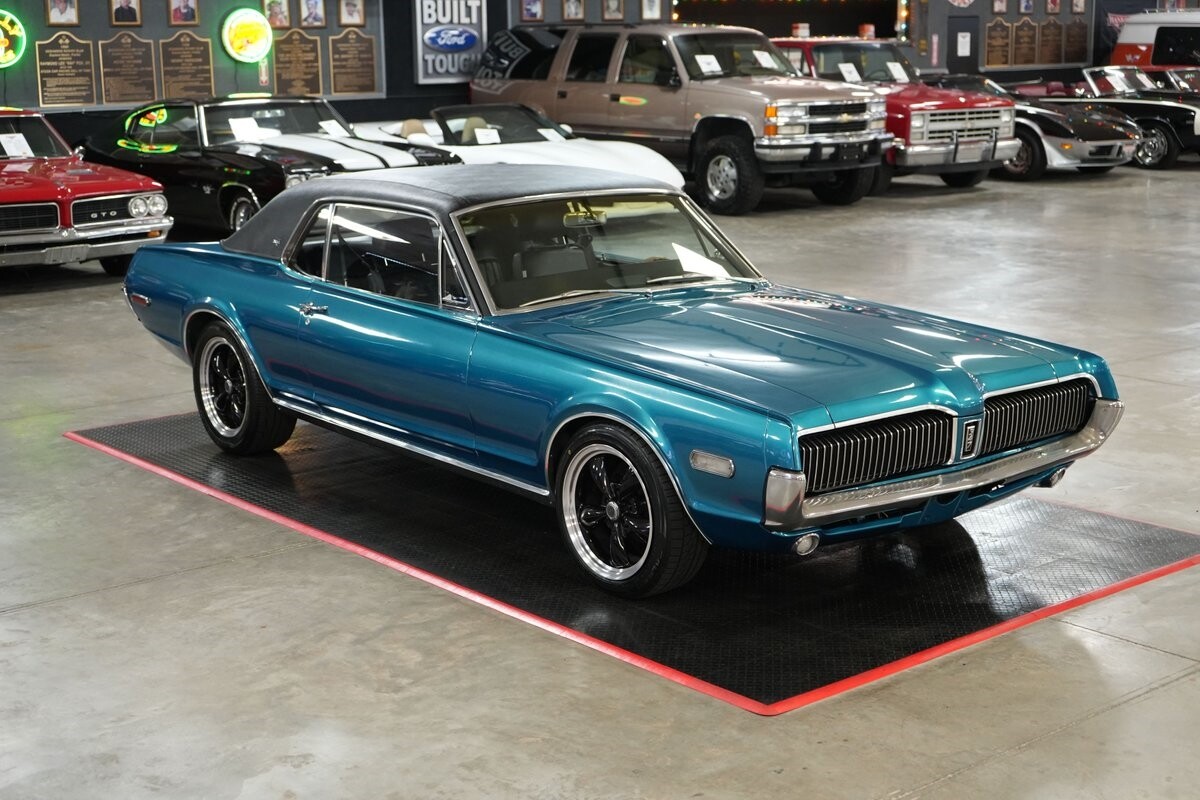 Mercury-Cougar-XR-7-1968-Coupe-16
