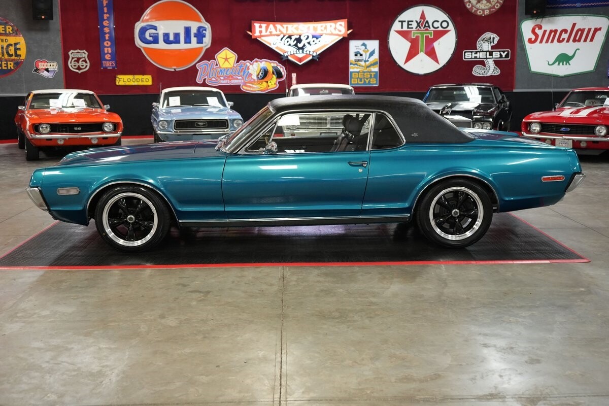 Mercury-Cougar-XR-7-1968-Coupe-2