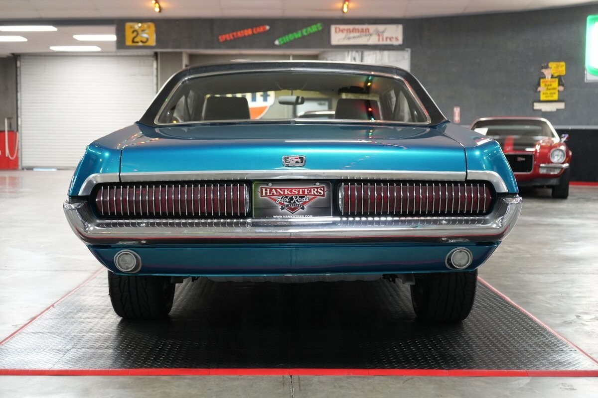 Mercury-Cougar-XR-7-1968-Coupe-21