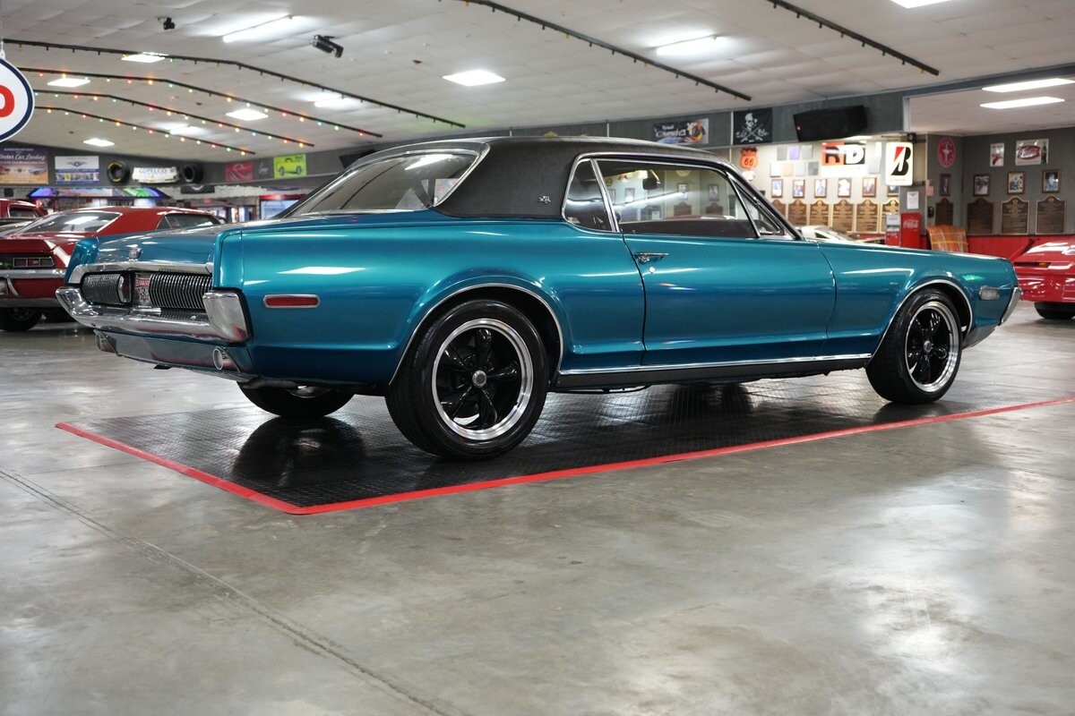 Mercury-Cougar-XR-7-1968-Coupe-22