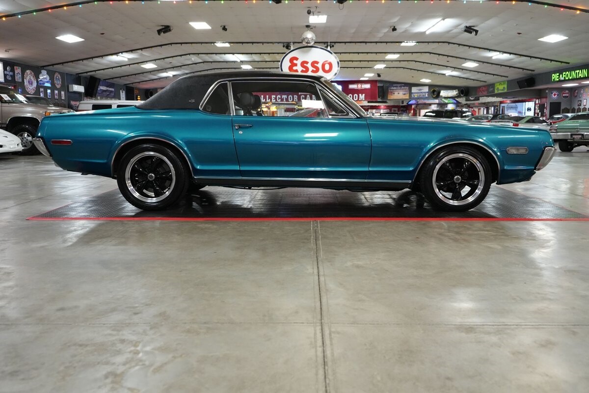 Mercury-Cougar-XR-7-1968-Coupe-23