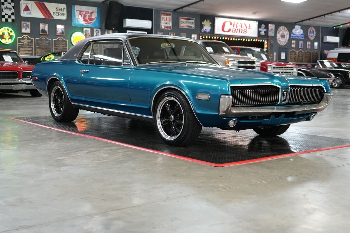 Mercury-Cougar-XR-7-1968-Coupe-24