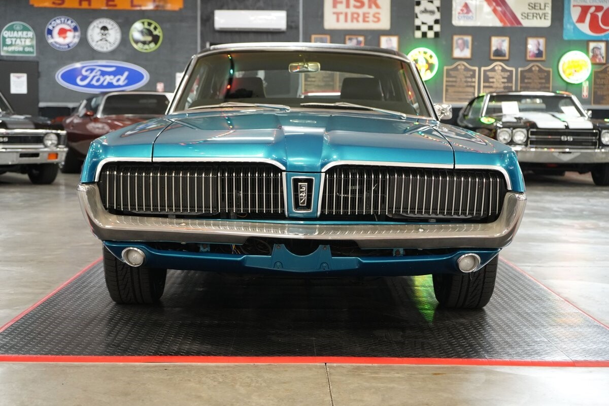 Mercury-Cougar-XR-7-1968-Coupe-25