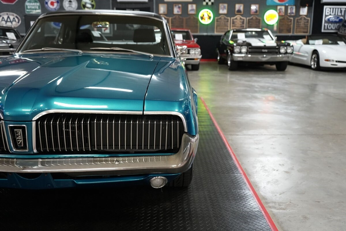 Mercury-Cougar-XR-7-1968-Coupe-27