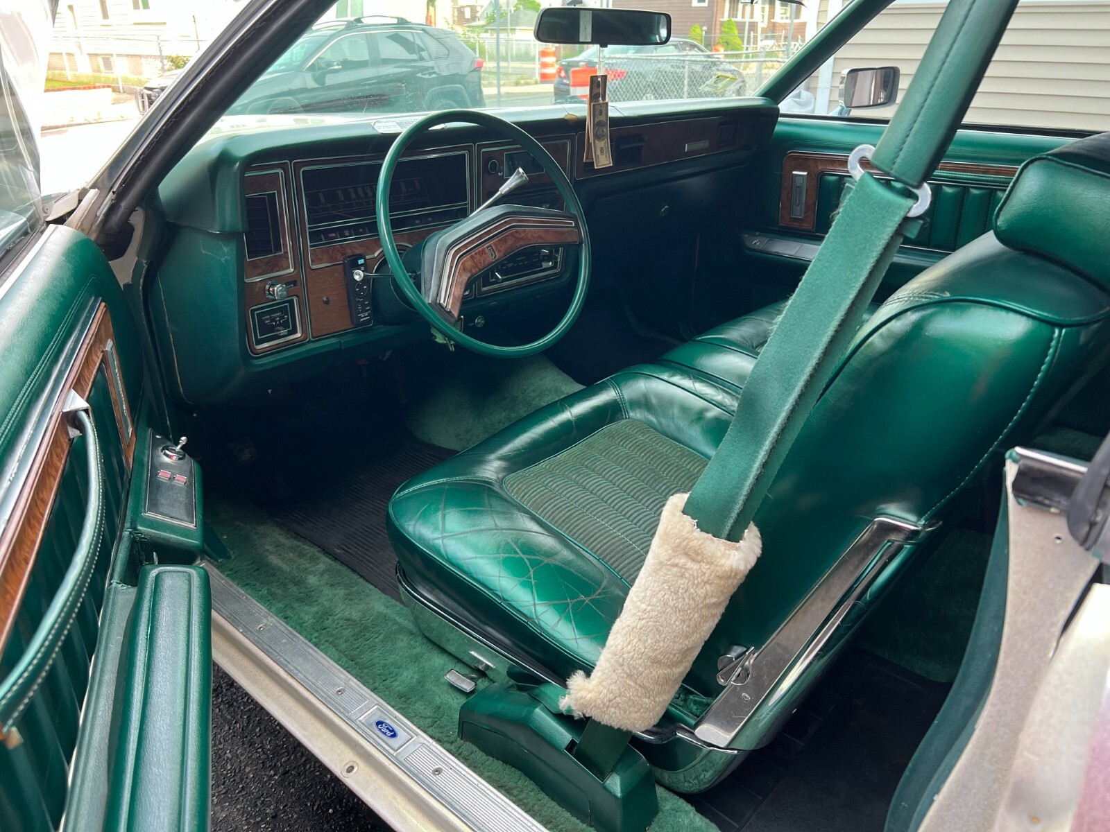Mercury-Grand-Marquis-1977-Coupe-11