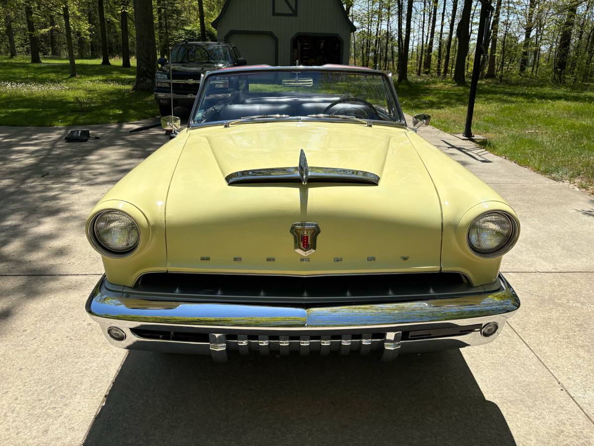 Mercury-Monterey-1952-yellow-1