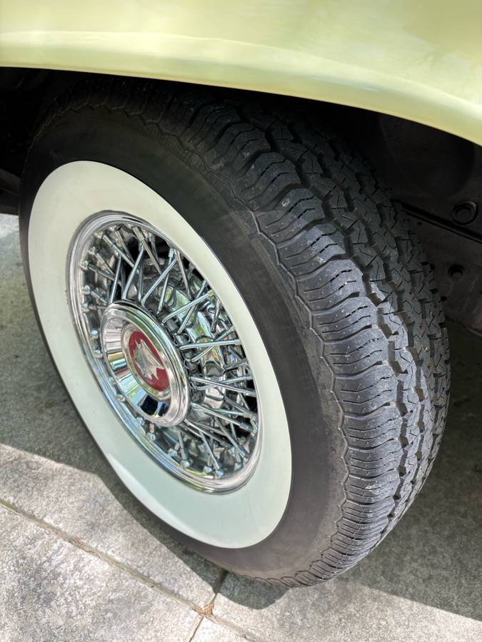 Mercury-Monterey-1952-yellow-14