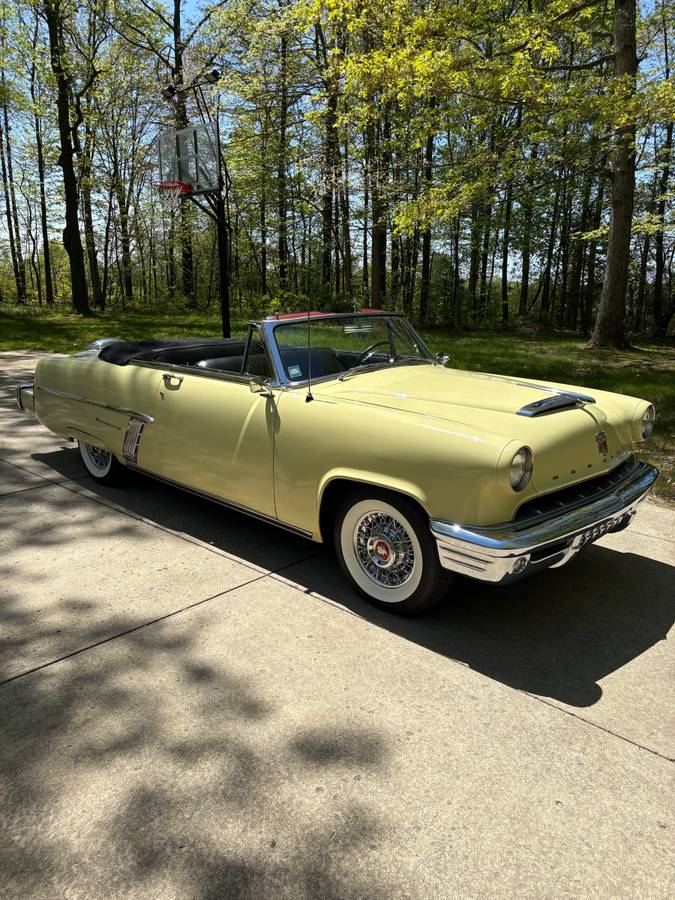 Mercury-Monterey-1952-yellow