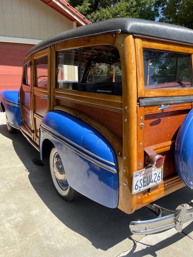 Mercury-Woodie-1946-4