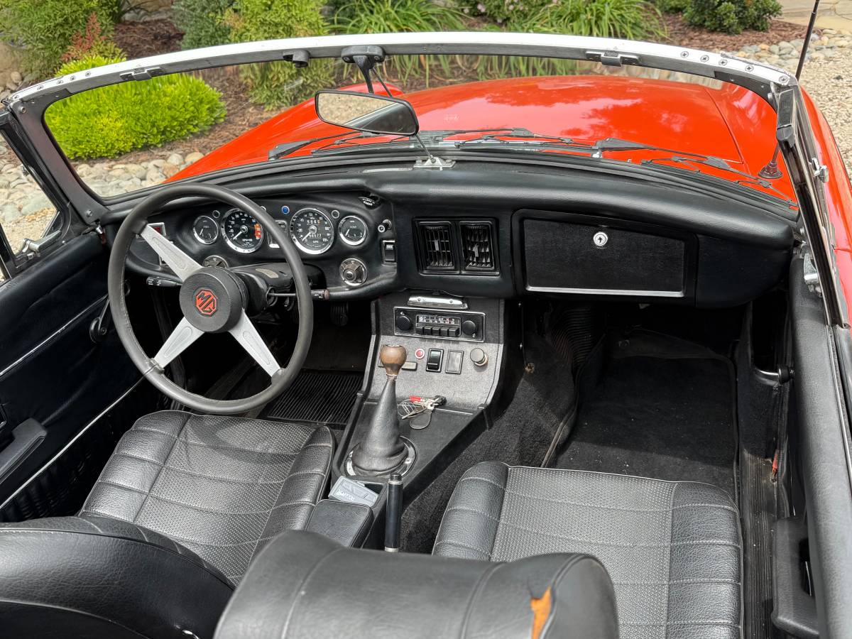 Mg-B-convertible-1974-orange-3