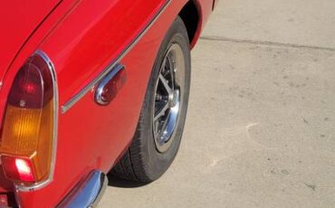 Mg-B-convertible-1974-red-1