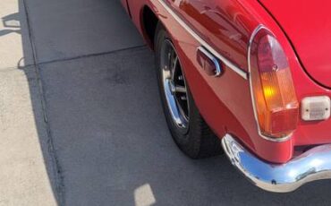 Mg-B-convertible-1974-red