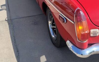 Mg B convertible  1974 red