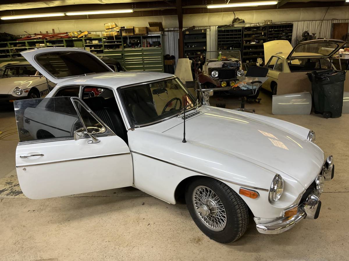 Mg-B-gt-1971-white-1