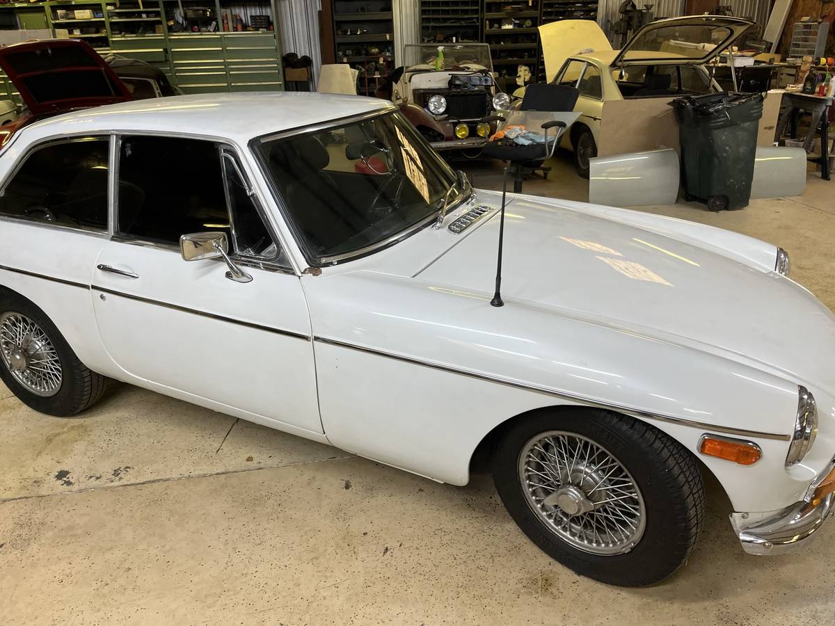 Mg-B-gt-1971-white-10