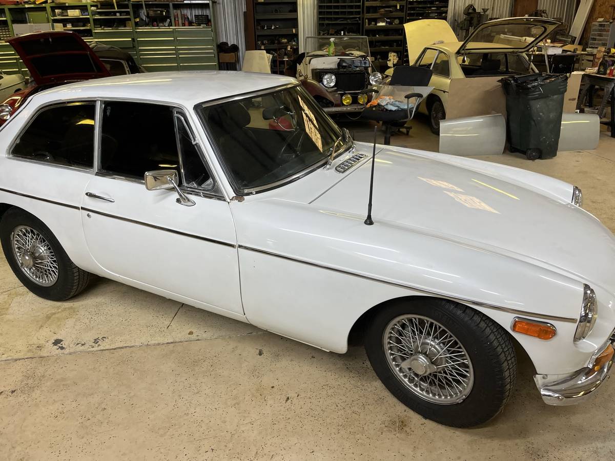 Mg-B-gt-1971-white-9