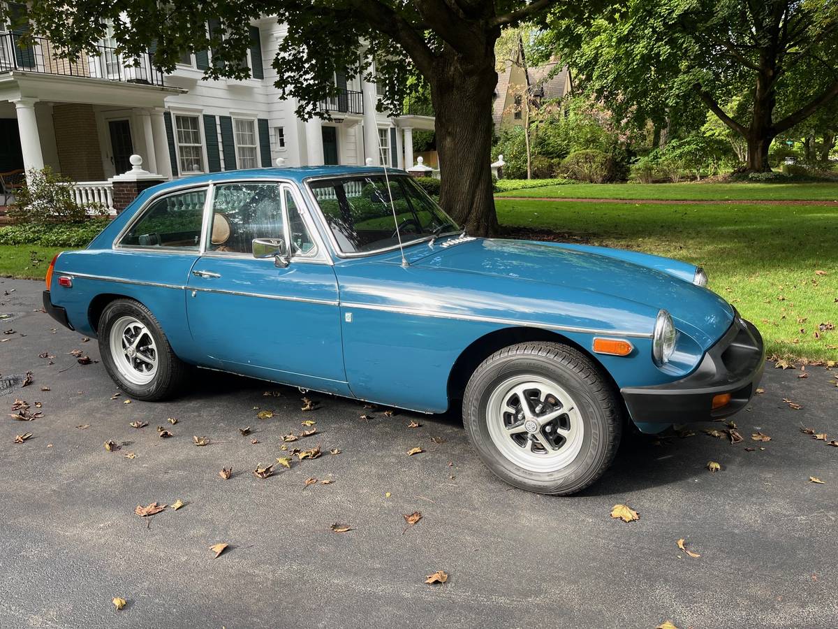 Mg B gt  1974 blue