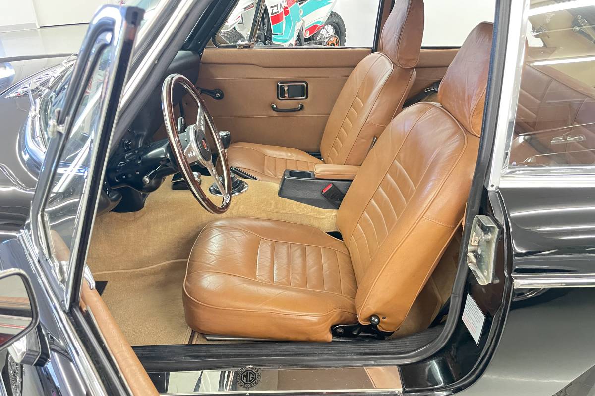 Mg-Mgc-gt-1969-black-12