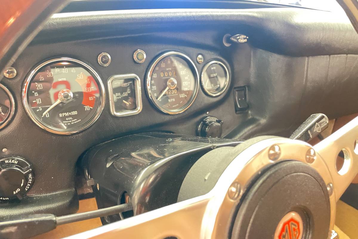 Mg-Mgc-gt-1969-black-13
