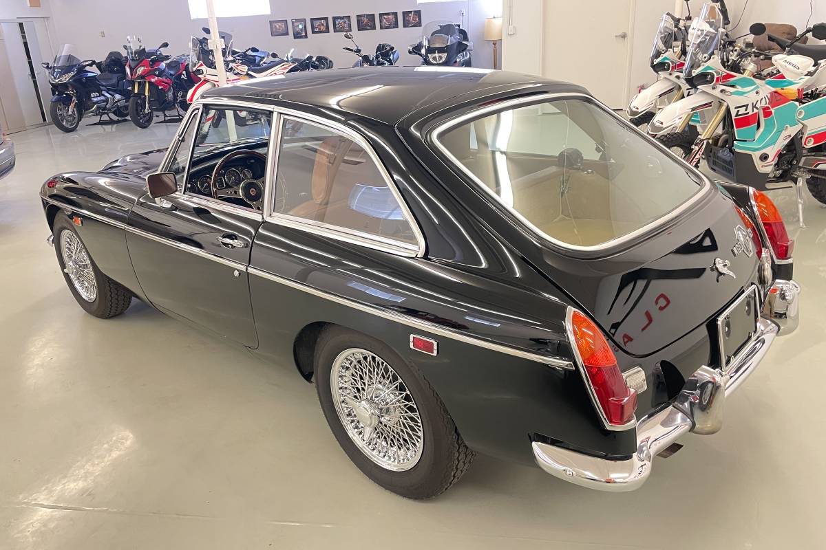 Mg-Mgc-gt-1969-black-4
