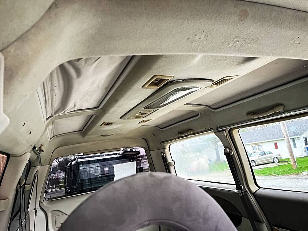 Mitsubishi-Delica-1994-white-12