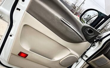 Mitsubishi-Delica-1994-white-14