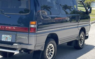 Mitsubishi-Delica-1995-Minivan-10