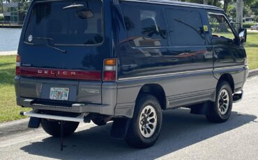 Mitsubishi-Delica-1995-Minivan-11