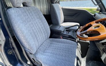 Mitsubishi-Delica-1995-Minivan-14