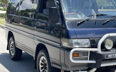 Mitsubishi-Delica-1995-Minivan-2