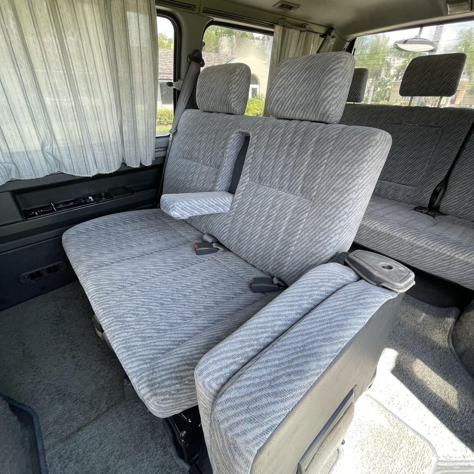 Mitsubishi-Delica-1995-Minivan-20