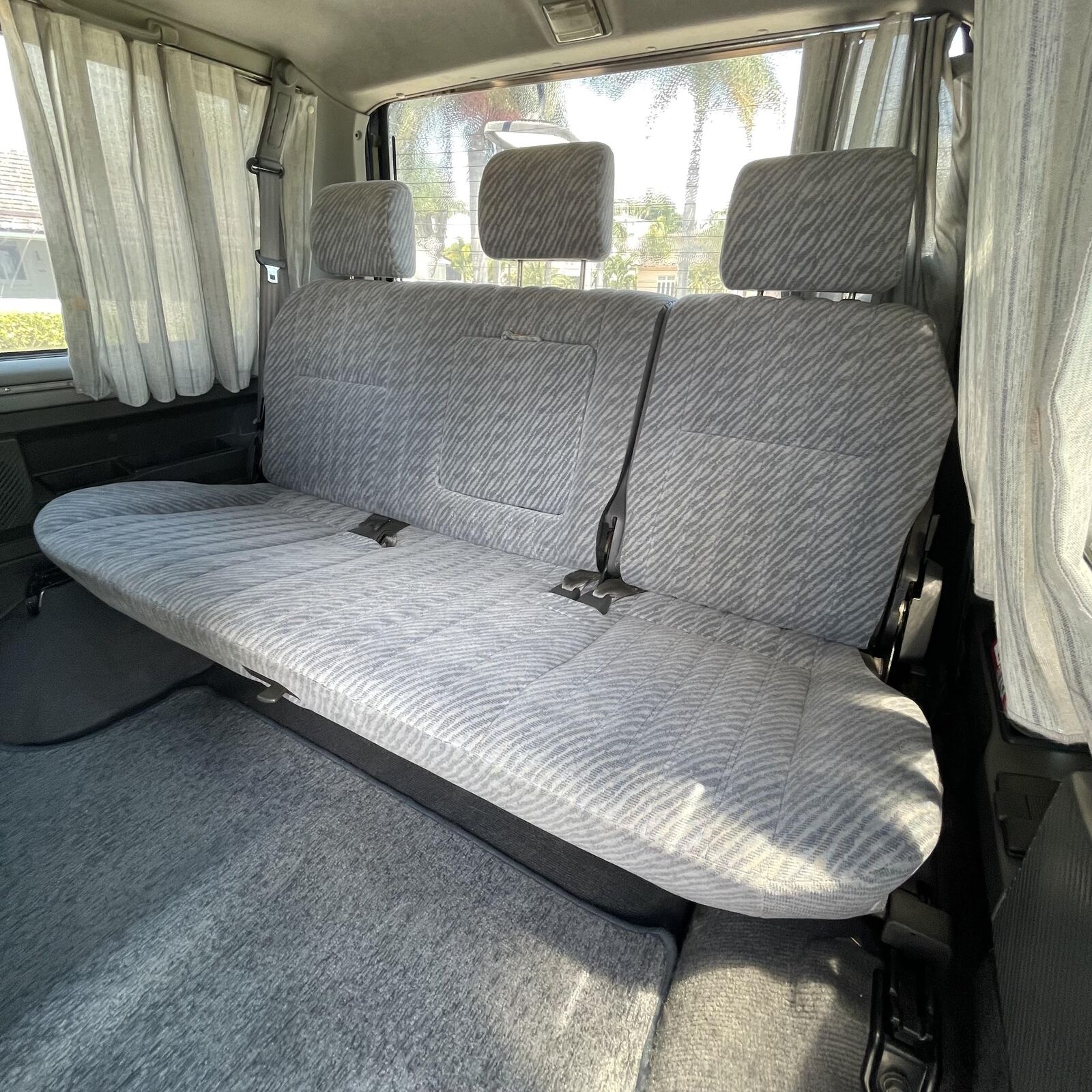 Mitsubishi-Delica-1995-Minivan-21