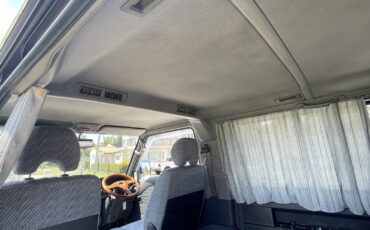 Mitsubishi-Delica-1995-Minivan-23